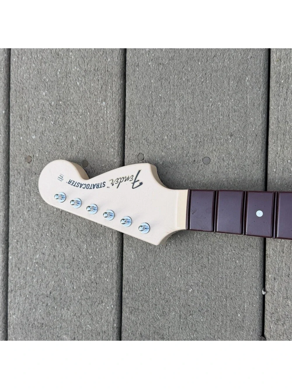 Mad Catz Rock Band 4 Fender Stratocaster Xbox One Guitar Tested Powers On
